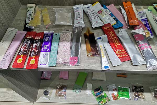 全自動小型草莓视频在线观看入口能夠滿足顆粒、條塊、片狀、球狀、粉料、液體、膏體產品的自動定量包裝